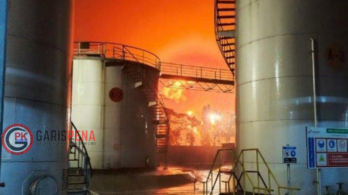 Kondisi Tangki Kilang Cilacap saat Terbakar.