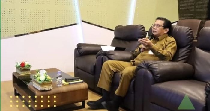 FOTO : Terlihat Sekwan M Ramadhan saat mengikuti Webinar.