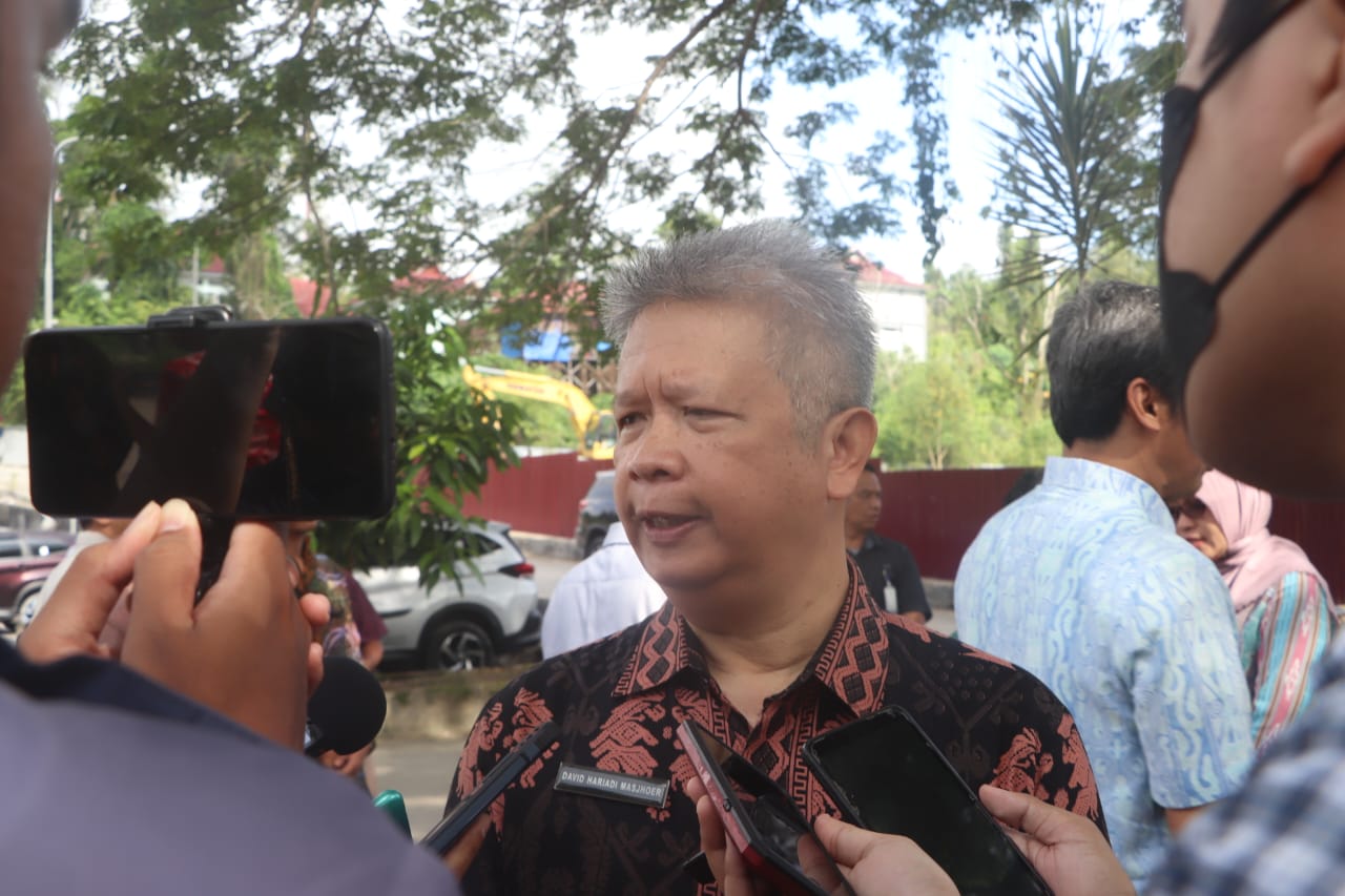TAHAPAN: Direktur RSUD AWS Samarinda, dr David Hariadi Masdjoer menjelaskan kepada awak media tahapan pembangunan gedung perawatan Pandurata dan fasilitas yang akan dimiliki.