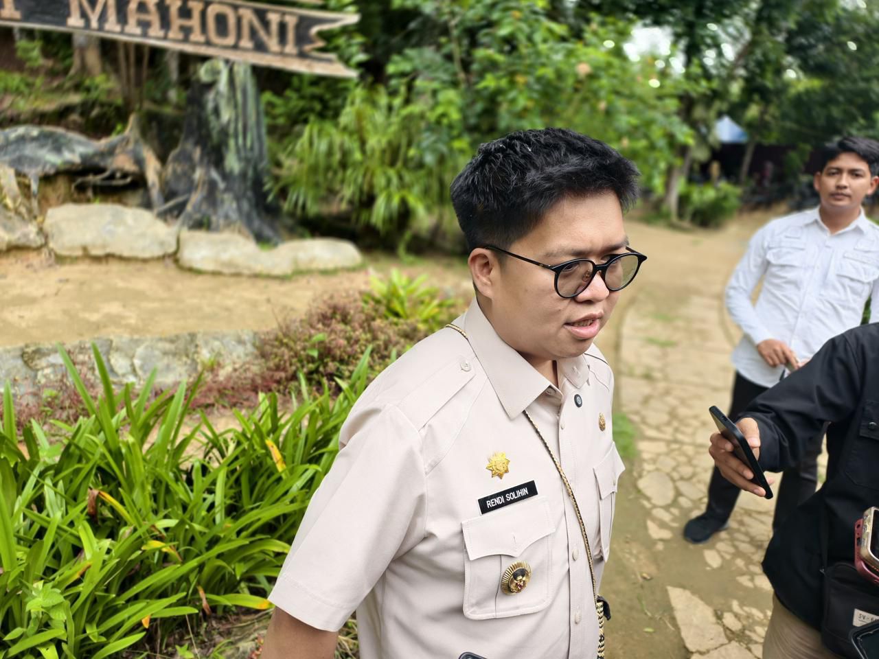 Wakil Bupati Kukar Rendi Solihin saat kunjungan di Desa Bangun Rejo, Tenggarong Seberang. (garispena)