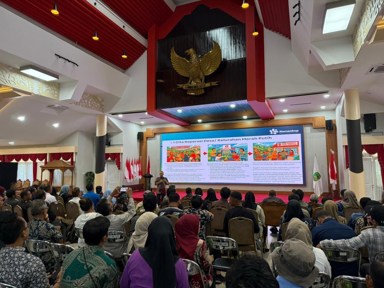 Pelatihan peningkatan kapasitas pengurus Koperasi Merah Putih di Pendopo Odah Etam. (garispena)