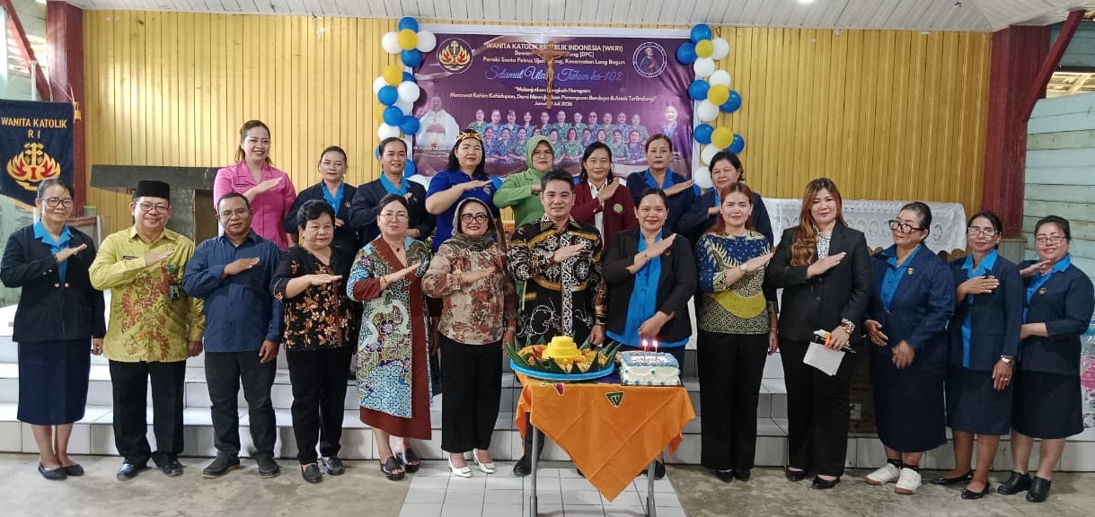 Wakil Bupati Mahulu, Suhuk saat menghadiri acara HUT WKRI ke-102 di Paroki Santo Petrus Ujoh Bilang