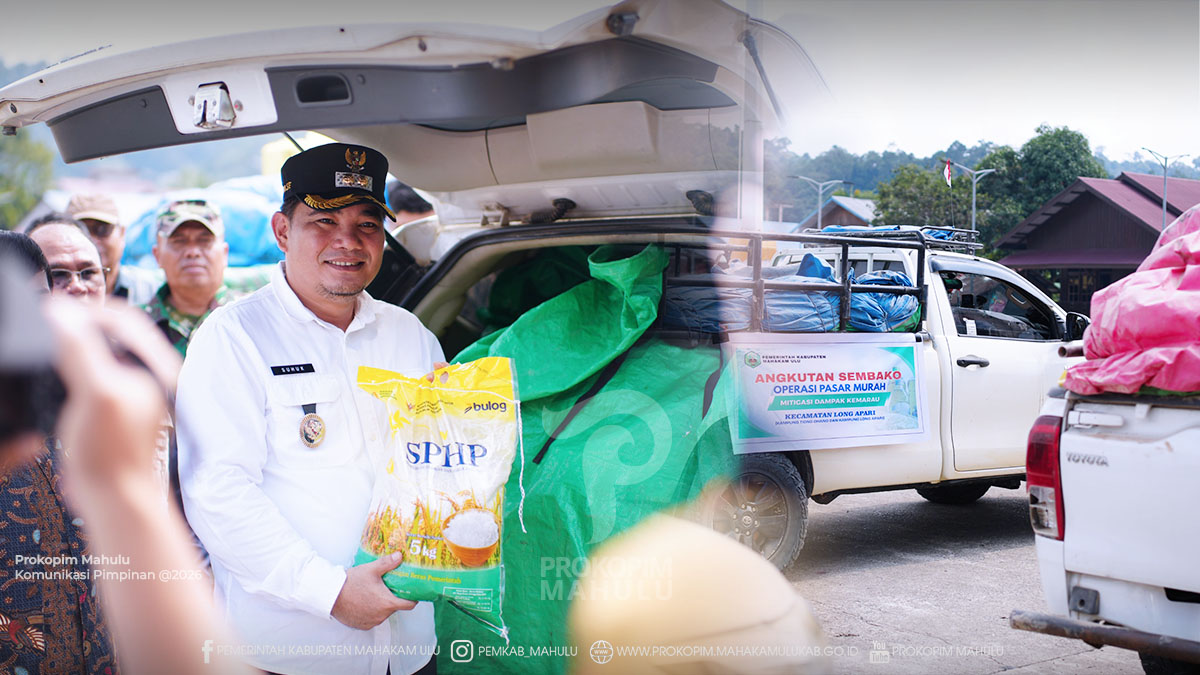 Wakil Bupati (Wabup) Mahulu, Suhuk saat melepas Tim Operasi Pasar Murah Kabupaten Mahakam Ulu