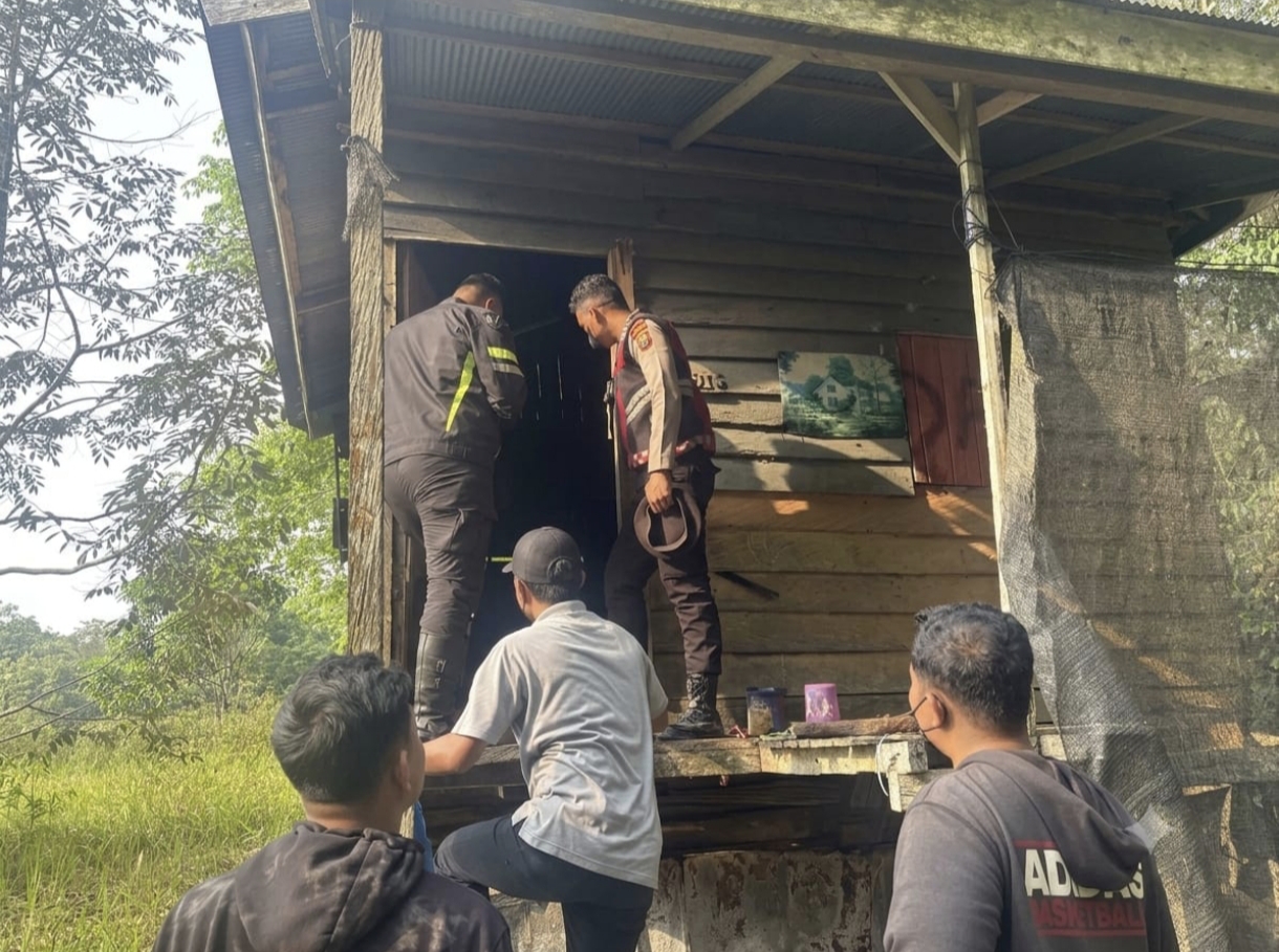 Kepolisian kutim datang ke TKP penemuan mayat